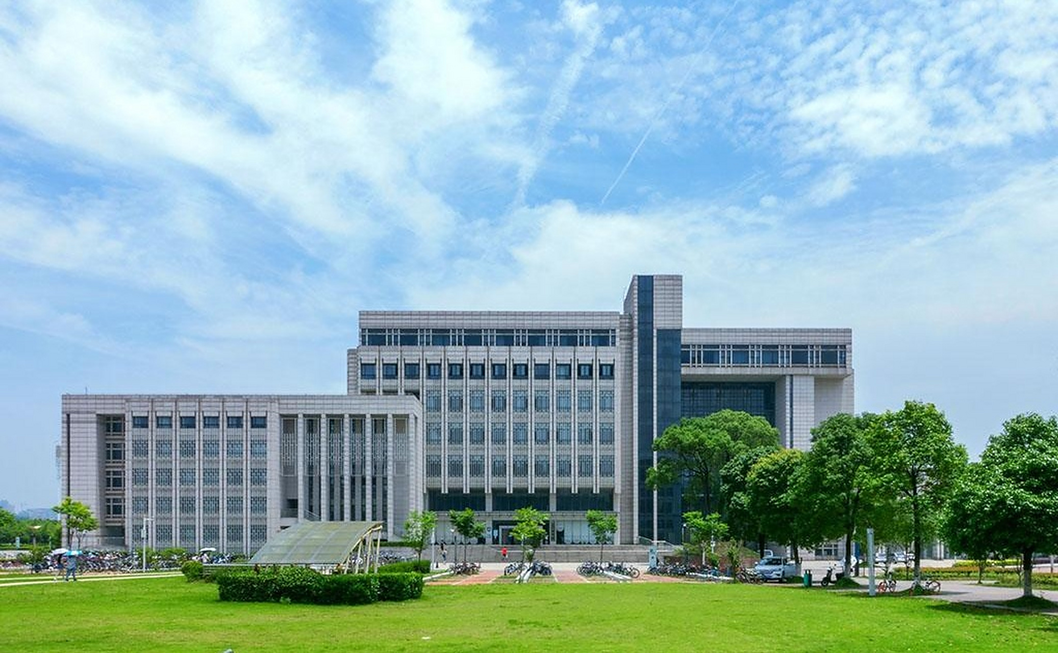 中南大学录取分数线2025年